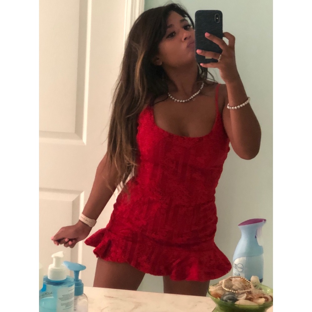 Red, flirty lace mini dress ❤️